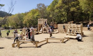 木製遊具、木製アスレチック遊具