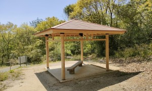 森林環境譲与税、木製東屋、木製サイン