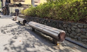 木製ベンチ