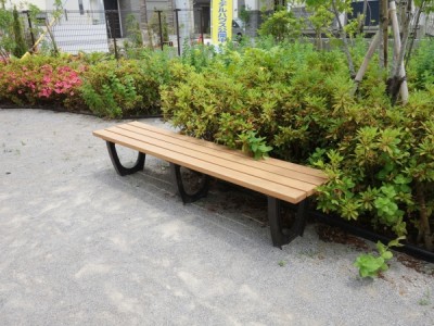 木製ベンチ