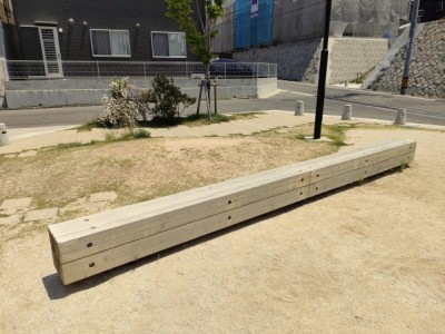 木製ベンチ