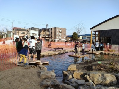 イカダ遊具