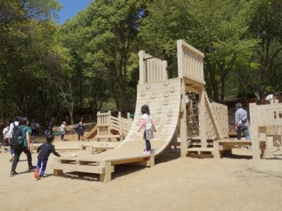 木製遊具、木製アスレチック遊具