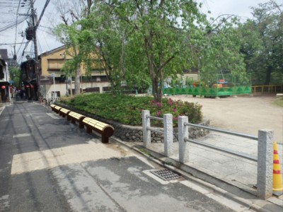 木製ベンチ