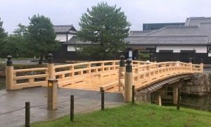 木橋、松江城